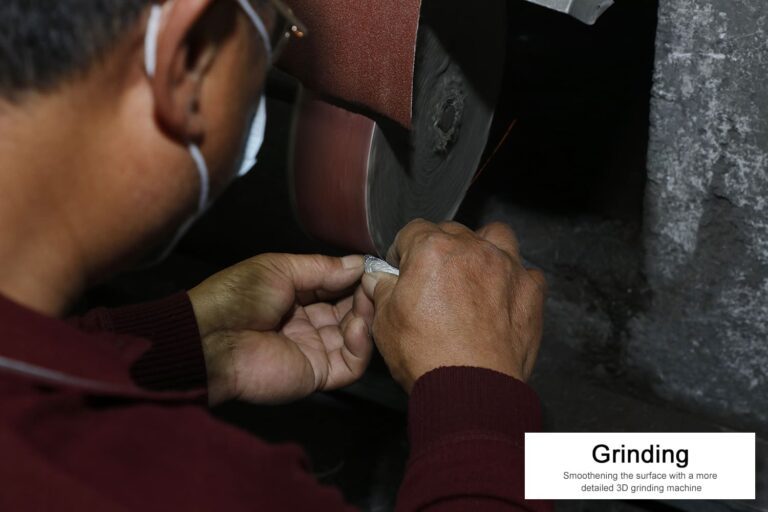 Detailed grinding to improve the jewelry surface texture