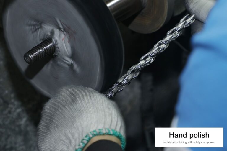 Polishing jewelry to achieve a high-gloss finish